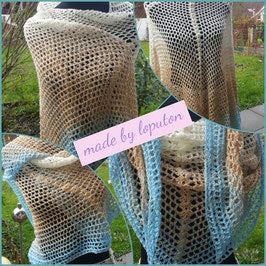 A collage of four pictures of a shawl made with the Wolltraum yarn colour Capri Fischer.